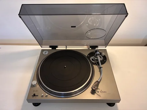 Technics SL-120 med SME 3009 och Denon DL-110