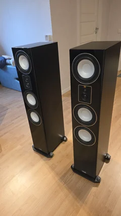 Magnat Signature 707