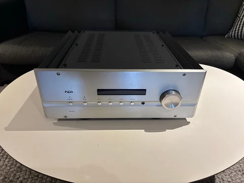 Pass Labs INT-150 integrerad f&ouml;rst&auml;rkare