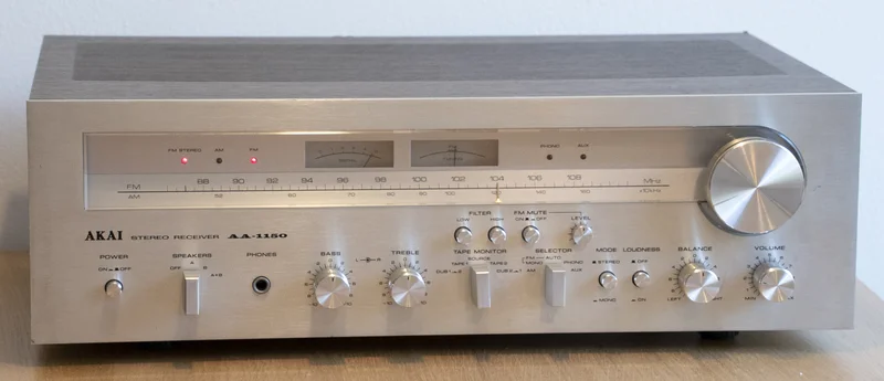 Akai AA-1150 AM/FM Stereo Receiver (1978-79) - Bild 1 av 5
