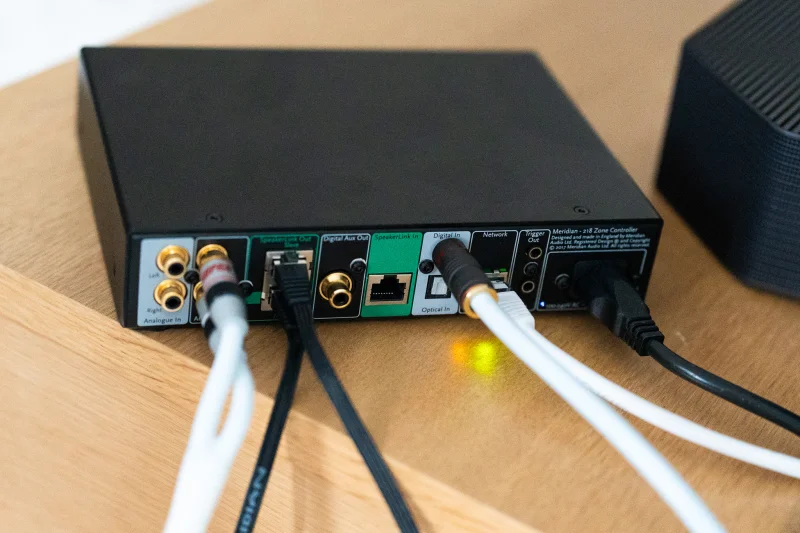 Meridian DSP7200 SE + Meridian 218 &ndash; vit finish, komplett system - Bild 5 av 11