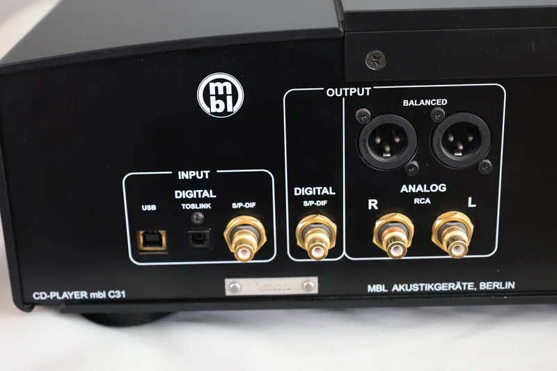 MBL CD-DAC C31 Black/Gold MBL CD-DAC C31 Black/Gold - Bild 2 av 5
