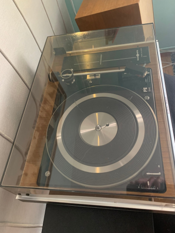 Perpeetum Ebner PE3046 i Radionette-plint