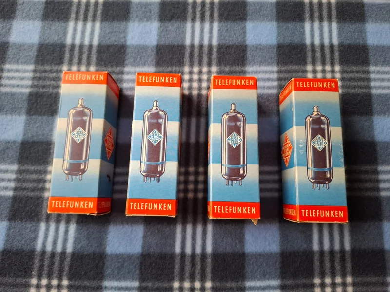 Telefunken EL34 &ndash; NOS Matchad kvartett &ndash; Originalaskar - Image 2 of 7