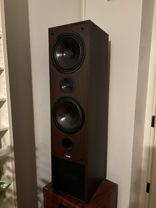 Avance omega 39 högtalare (2) Avance omega 39 högtalare (2)