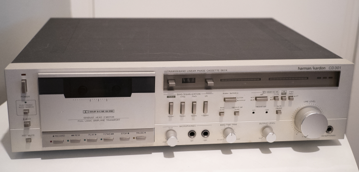 Harman Kardon CD301 Ultra Wideband Linear Phase Cassette Deck (1982)