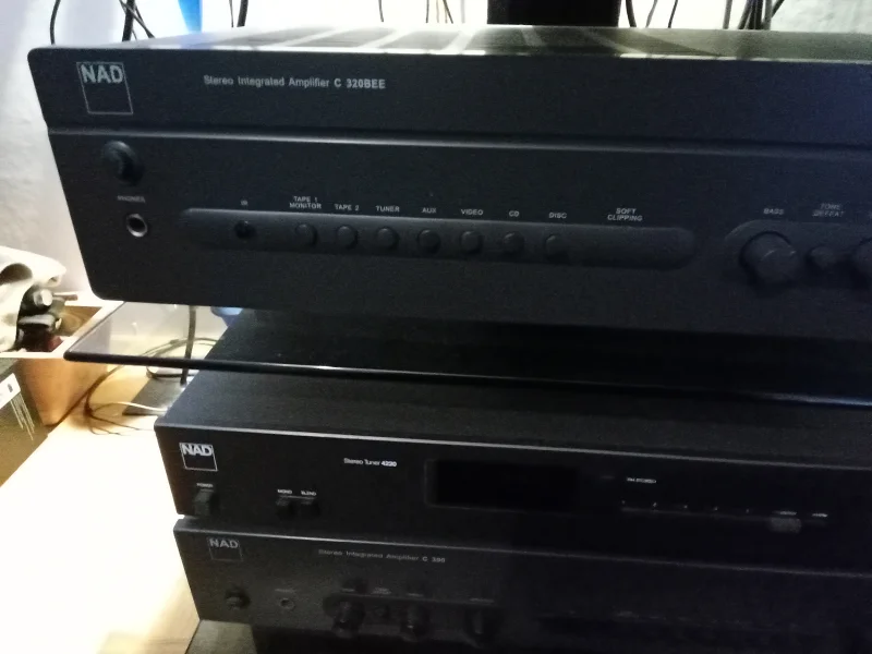 NAD C 320 BEE i Mint Cond. NAD C 320 BEE i Mint Cond. - Bild 1 av 1