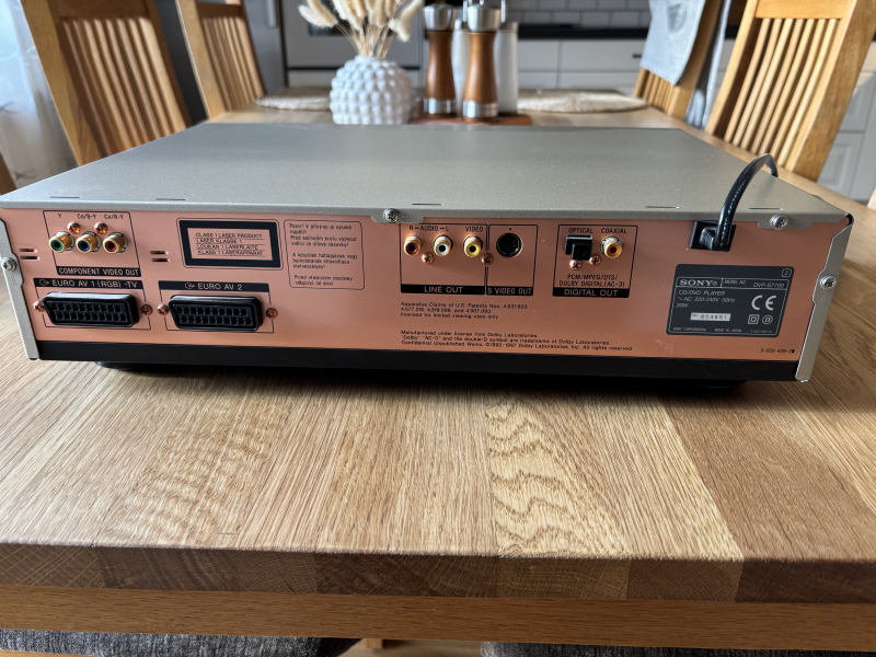 CD/DVD spelare Sony DVP-S7700. - Bild 2 av 2