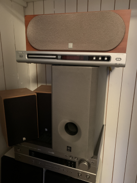 Förstärkare , cd/dvd , högtalare 