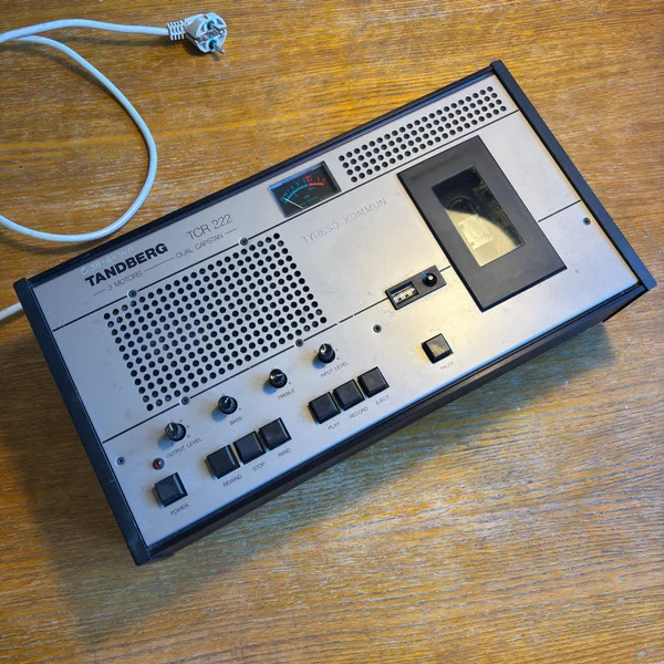 Tandberg TCR 222 &ndash; klassisk kassettbandspelare (3-motor, dual capstan) - Bild 1 av 3