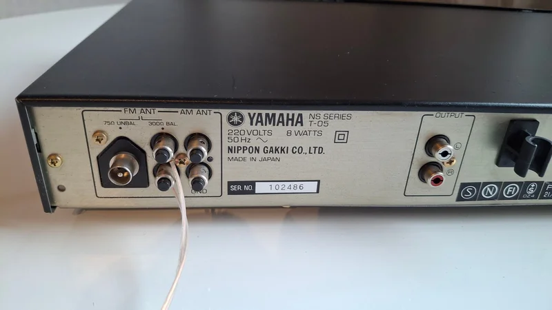 YAMAHA T-05 AM/FM Analog Stereo Tuner YAMAHA T-05 AM/FM Analog Stereo Tuner - Bild 10 av 10