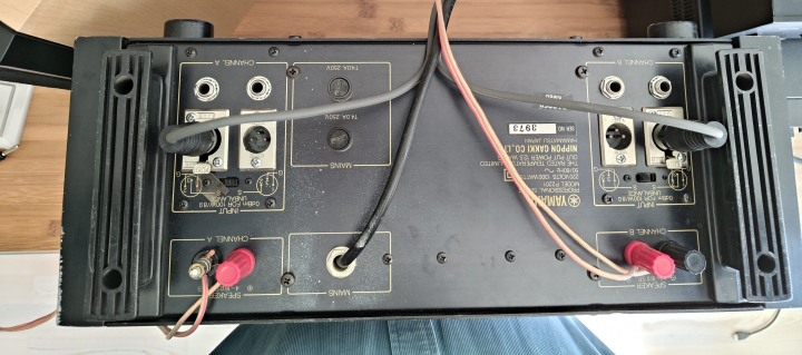 Yamaha P2201 PA-slutsteg 2*200 W 8 Ohm