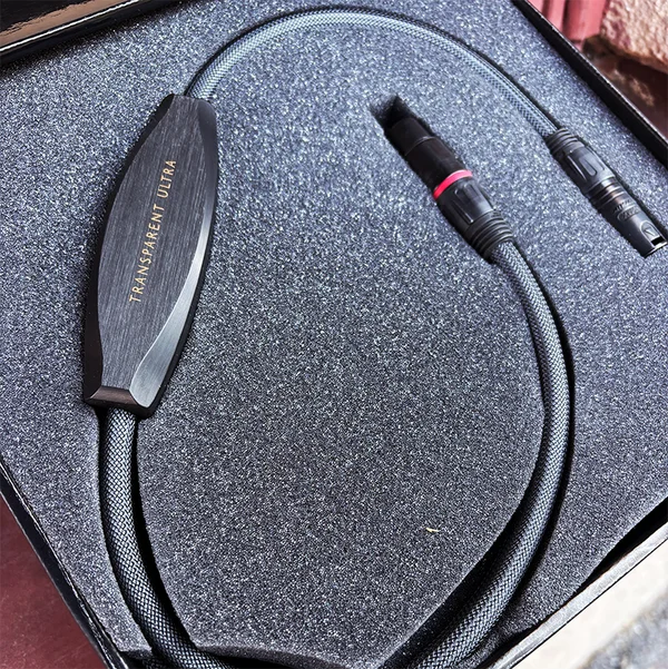 Transparent Ultra XLR G5 Transparent Ultra XLR G5 - Billede 1 af 2
