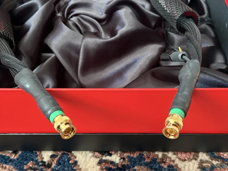 Synergistic Research SRX BNC. 1m. Mint condition. - Bild 5 av 6