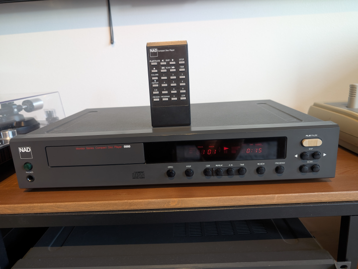 NAD Monitor Series CD 5000 i kanonskick!