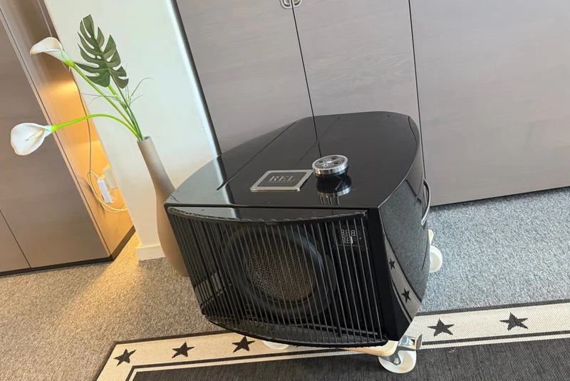 Rel Acoustics Reference Series No. 31 Subwoofer - Beg - Image 2 of 5