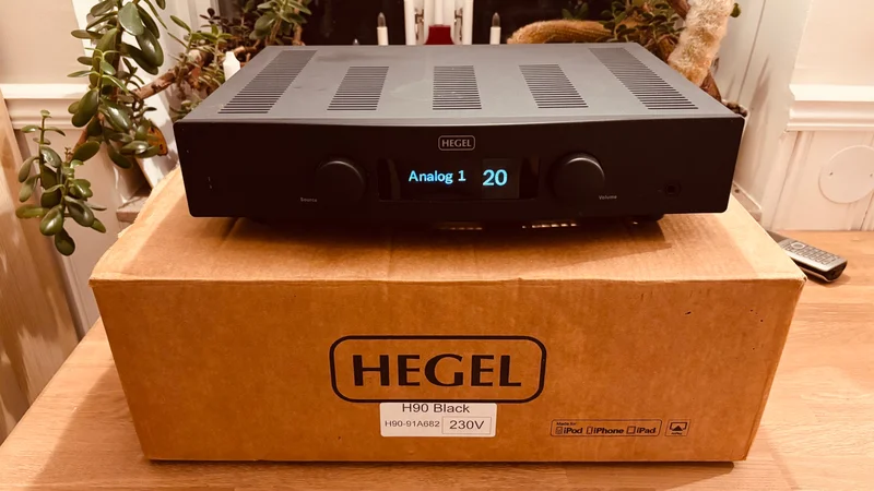 Hegel H90 - Bild 1 av 2