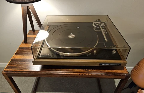 Dual 704 Skivspelare