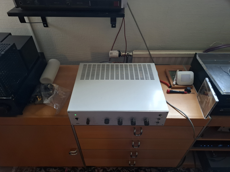 Braun CSV-13 rörförstärkare. - Bild 2 av 2