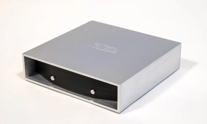 M2Tech Young - Bild 1 av 2