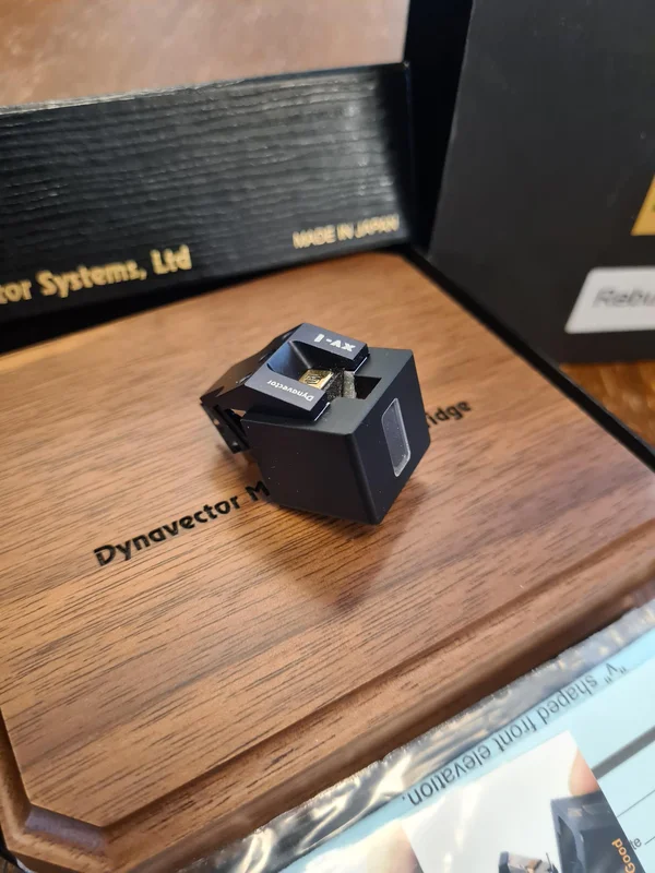 Dynavector DRT XV 1t i mkt fint skick 80 timmar efter genomg&aring;ng hos DV - Bild 3 av 3