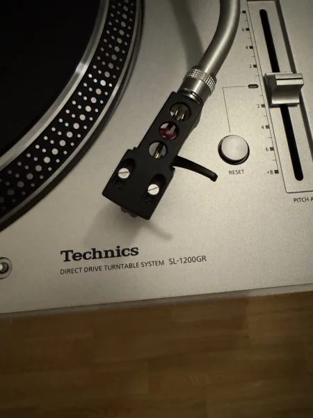 Skivspelare Technics SL-1200GR - Bild 3 av 4