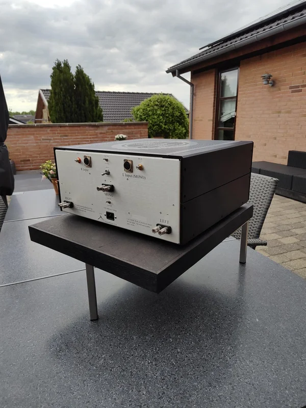 ModWright KWA 150 SE effektförstärkare ModWright KWA 150 SE effektförstärkare - Bild 3 av 4