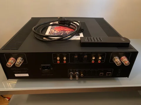 Hegel H390 1 &aring;rs garanti 
