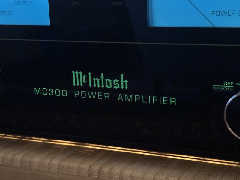 McIntosh MC300 - Bild 3 av 4