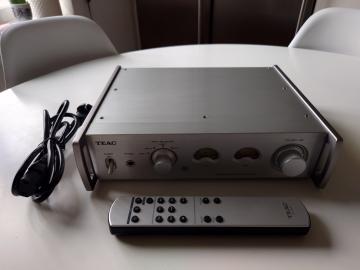 TEAC AX-501 Premain Amplifier / Integrerad förstärkare /70w