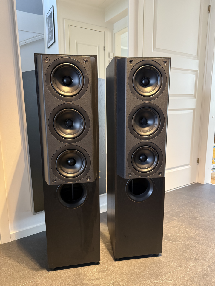 KEF Reference 105.3 + KUBE 200