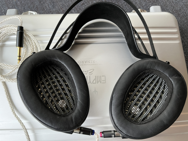 Meze Audio ELITE hörlurar