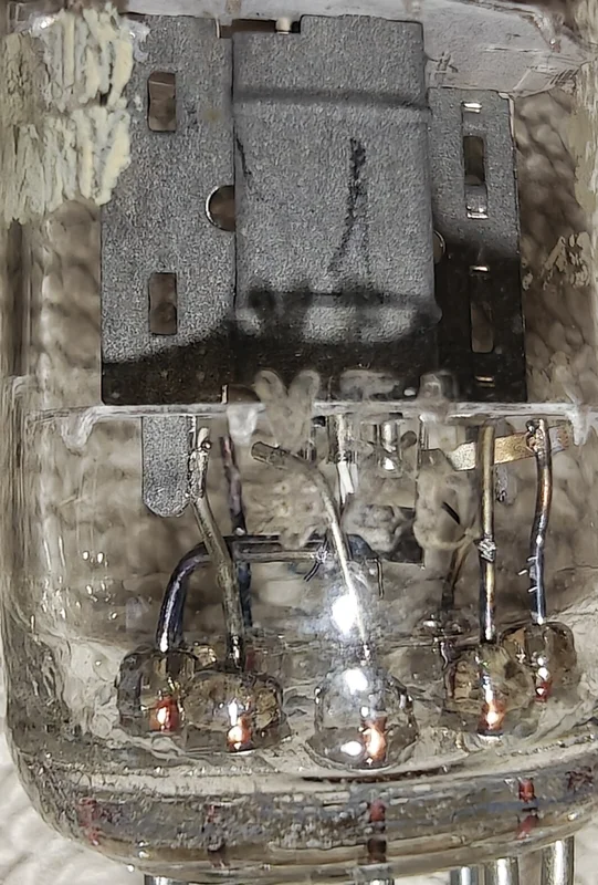 Fabrikmatchat par Siemens & Halskes ECC 81 samma kod! Fabrikmatchat par Siemens & Halskes ECC 81 samma kod! - Bild 5 av 6