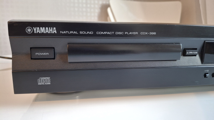 YAMAHA CDX-396 CD-Spelare