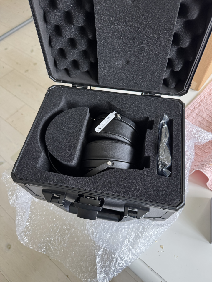 Audeze LCD2 closed back & Chord Mojo 2