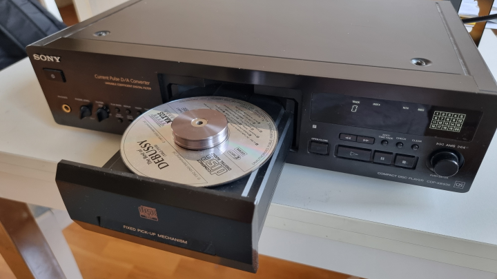 Sony CDP-XB930 