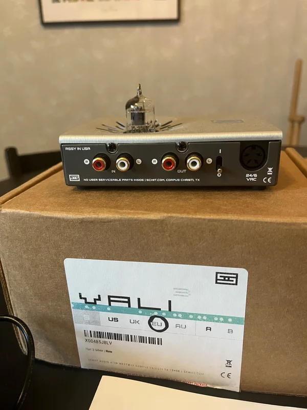 Schiit Vali 3 r&ouml;rhybrid h&ouml;rlursf&ouml;rst&auml;rkare/preamp - Bild 2 av 5