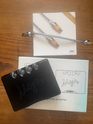 chord MOJO 2 + dd hifi kabel + extra batteri