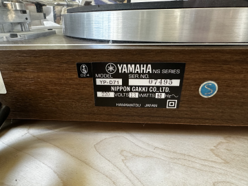 Yamaha YP-D71 med Pickering XSV-3000 pickup / D3000 nål.