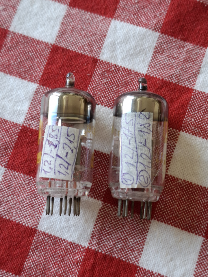 ECC83 (12AX7) RFT (Östtyskland) NOS 70 tal Radiorör