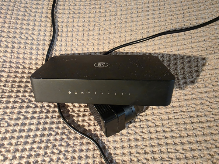 English Electric 8Switch Nätverksswitch