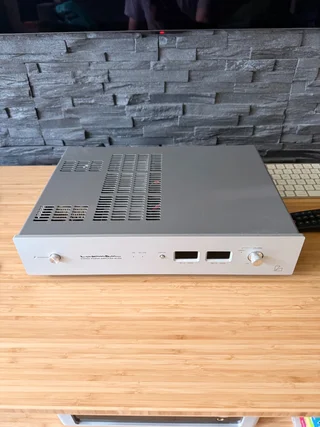 Luxman M 200