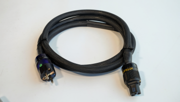 Purist Audio Design Luminist Revision Aquila 2m Purist Audio Design Luminist Revision Aquila 2m - Bild 1 av 1