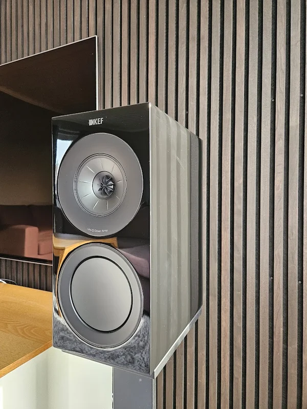 KEF R3 svarta - Bilde 1 av 5