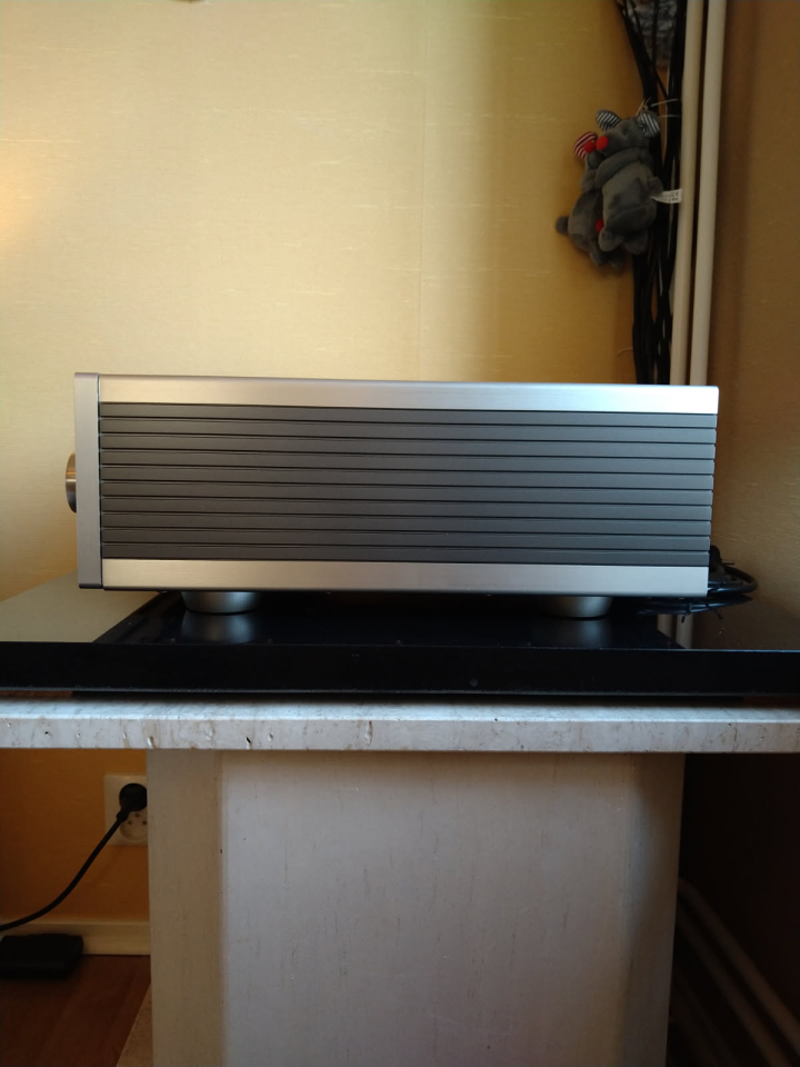 PIONEER EXCLUSIVE C7