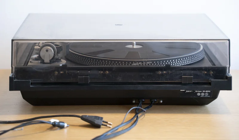 Dual 721 2-Speed Direct-Drive Turntable (1976-1979) - Bild 6 av 7