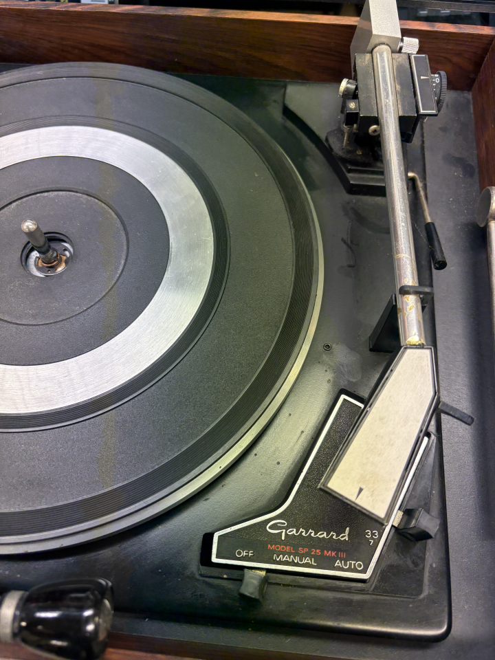 Garrard mod SP 25 MkIII med Rank Arena 2000GT 