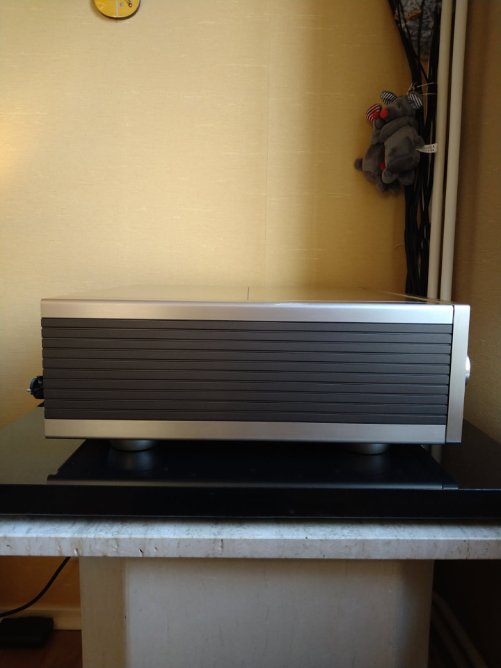 PIONEER EXCLUSIVE C7