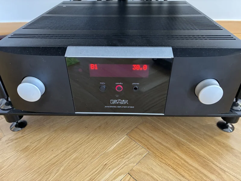 Mark Levinson No. 5805 &ndash; Integrated Amplifier &ndash; originalkartong - Bild 1 av 4