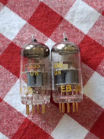 E83CC Tesla Gold (ECC83 / 12AX7) NOS matchat par 1971